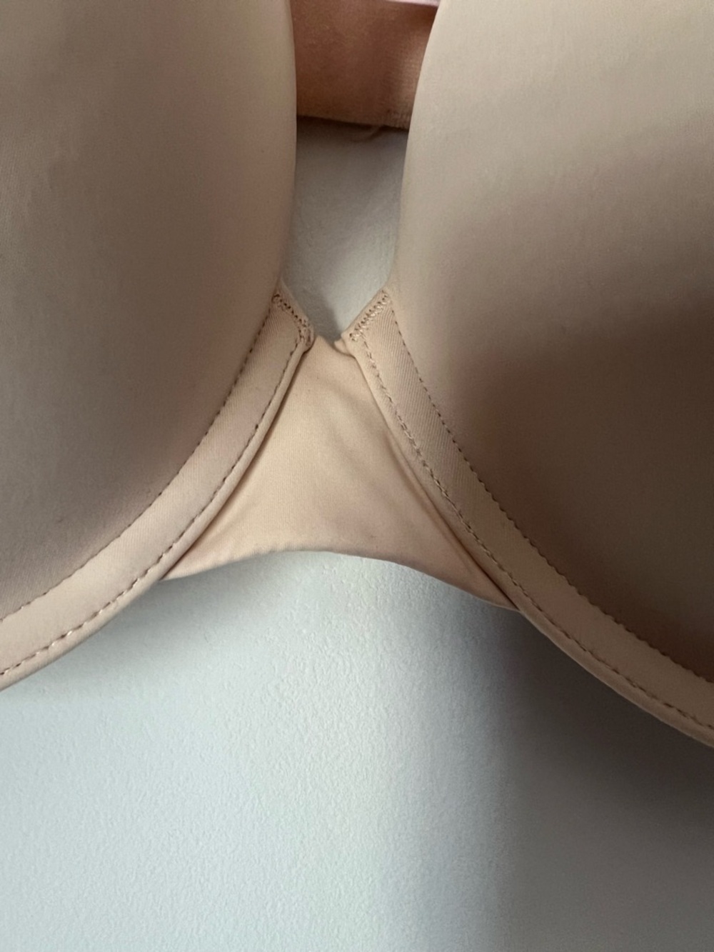 Victoria's Secret Smooth Nude Push-Up T-Shirt Bra - 38D NEW - Picture 2 of 10